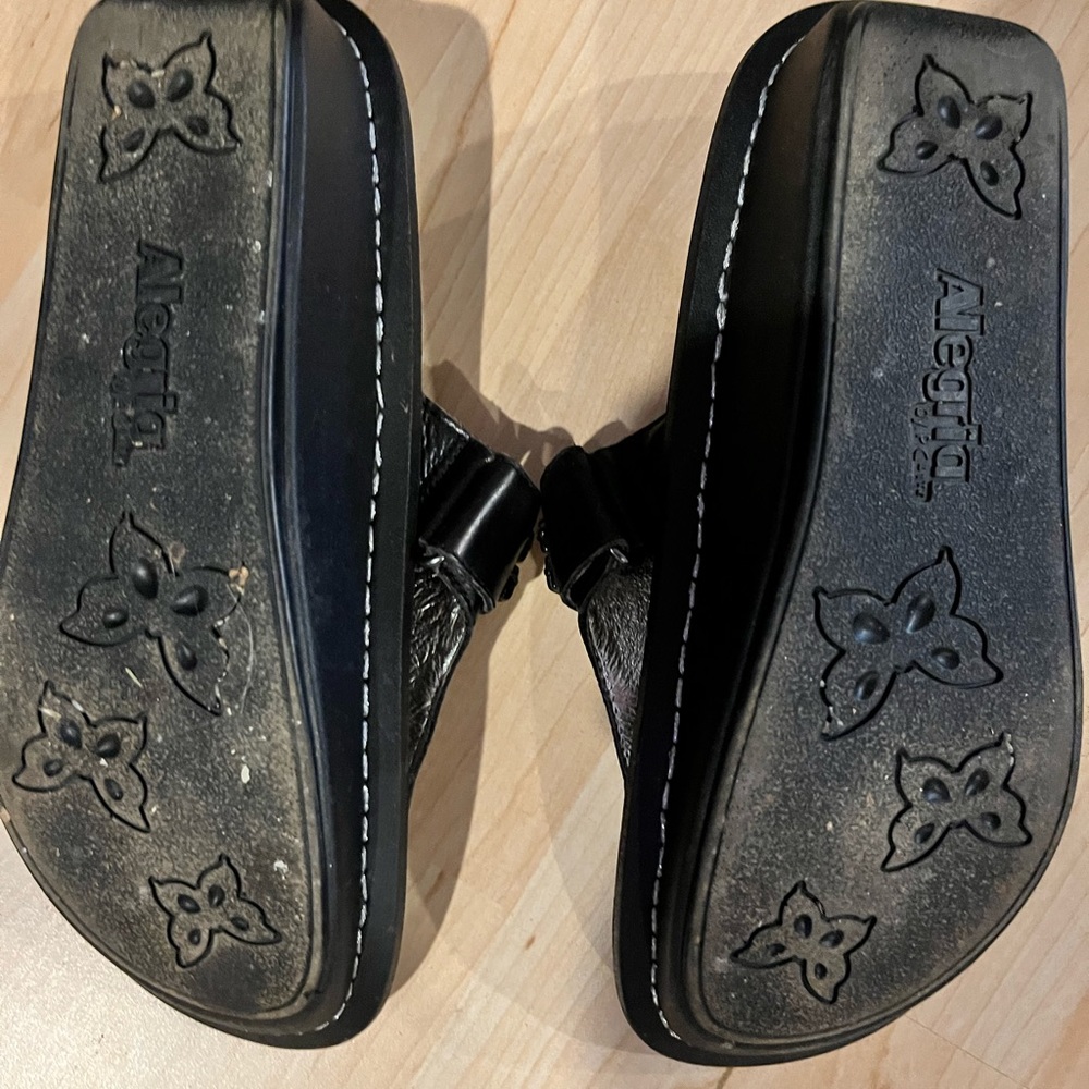 Size 36 - Picture 2 of 3